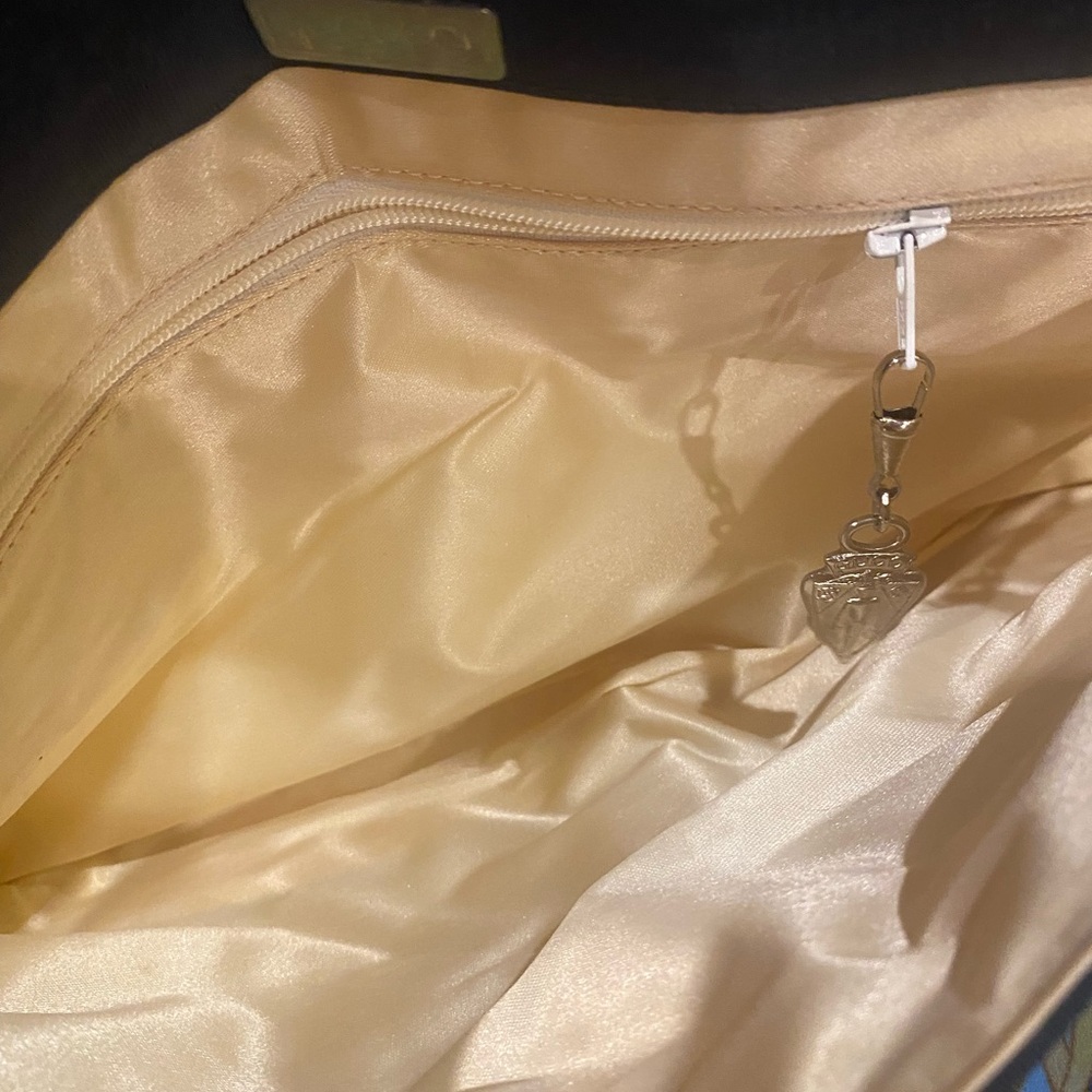 Gucci Flora Vintage Bow Clutch with Detachable Crossbody Strap - Picture 16 of 17